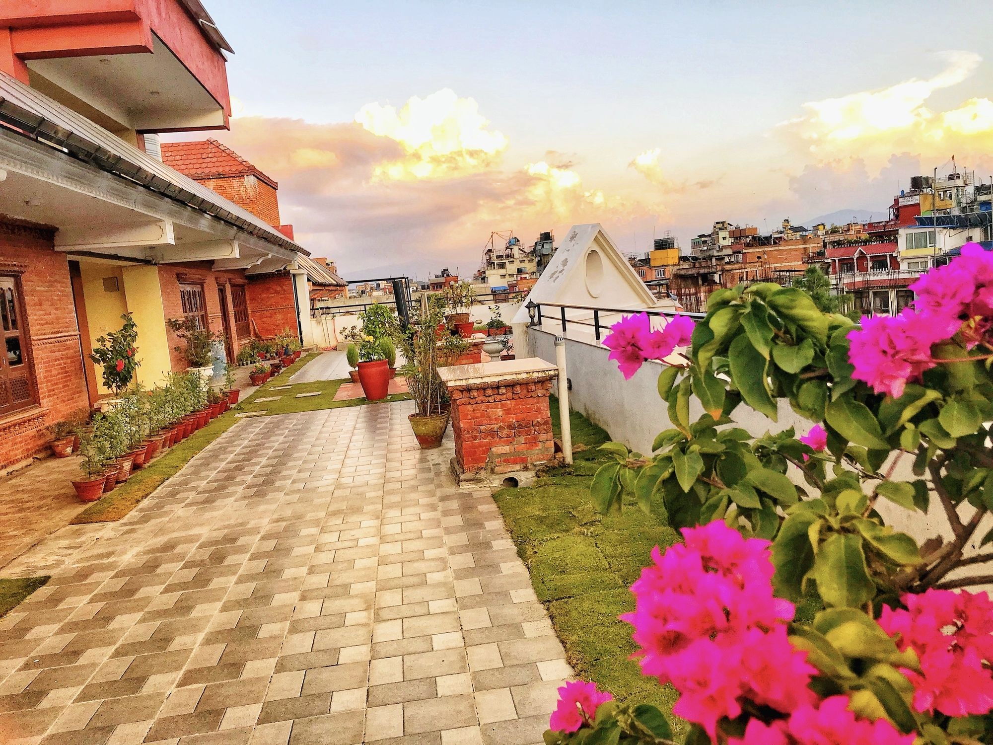Dom Himalaya Hotel Kathmandu Exterior foto